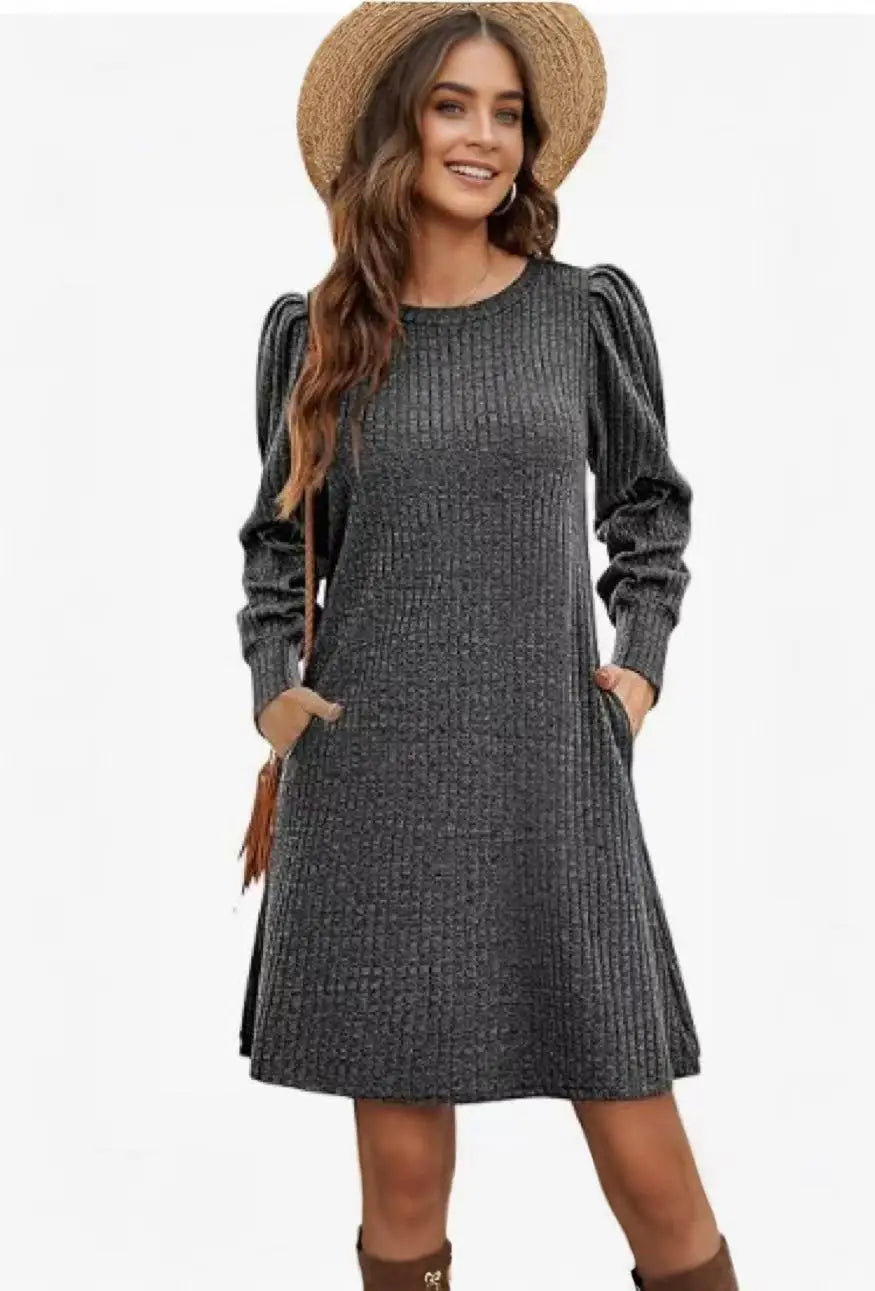 2025 Fashion Ladies Knit Bubble Sleeve Long Sleeve Autumn Winter Round Neck Casual Loose Dress with Pockets